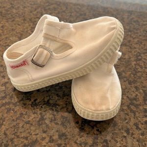 White cienta toddler shoes